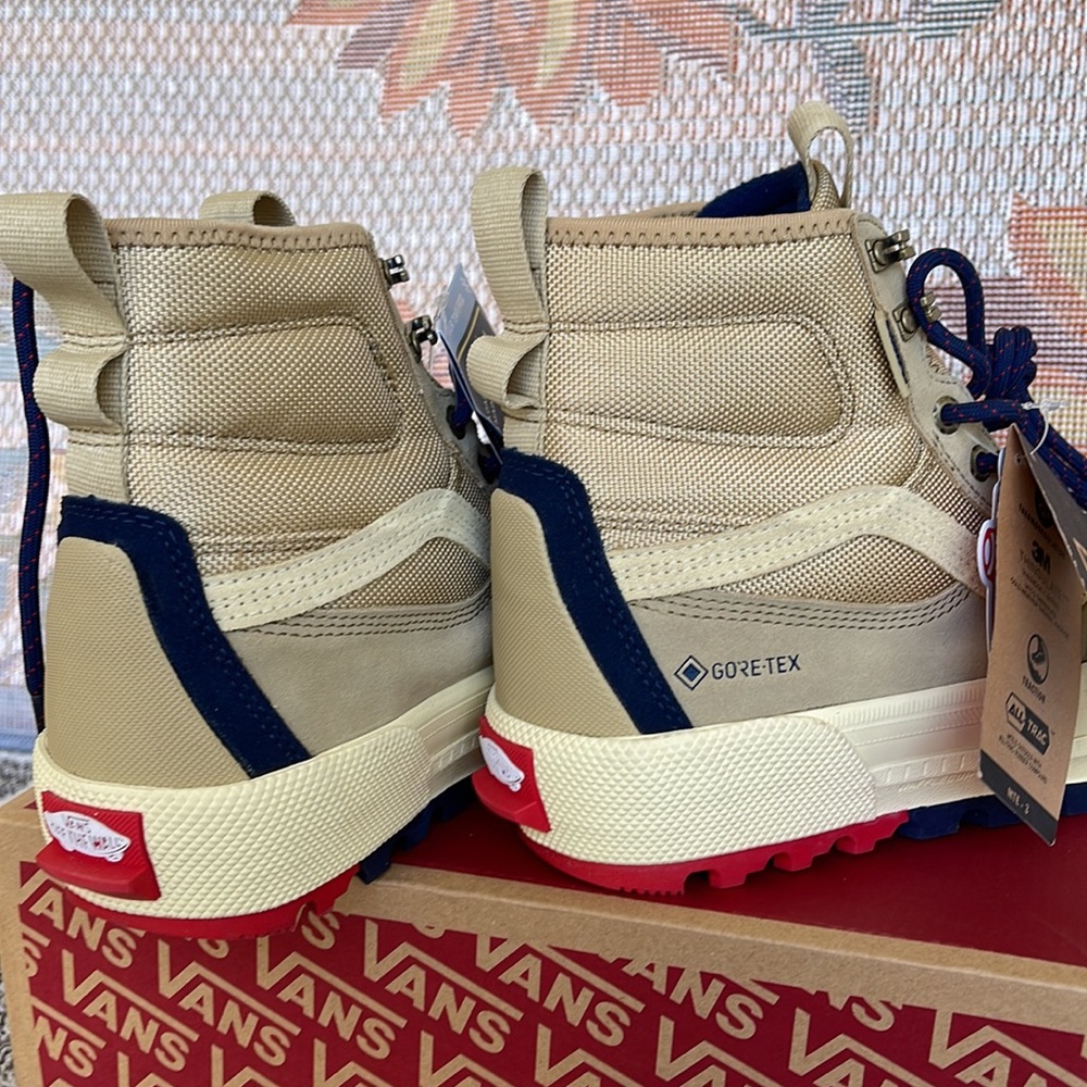 Vans WMNS Sk8-Hi Gore-Tech
Taos Taupe
VN0A5111YUU
Boots - Picture 15 of 16